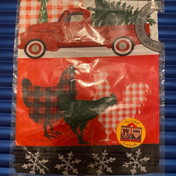 CHRISTMAS Red Truck Chicken Festive Farmhouse Yard flag Evergreen 12X18" Garden - Picture 1 of 2